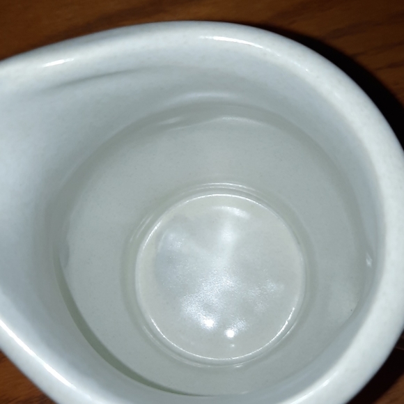 Pfaltzgraff Yorktowne creamer - Picture 2 of 4